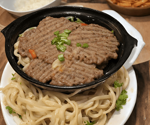 Noodles & hamburger