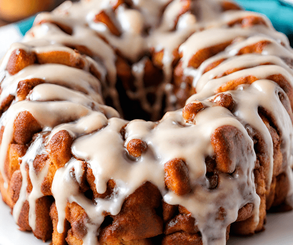 Cinnamon Roll Monkey Bread