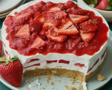 No-Bake Strawberry Cheesecake Lasagna